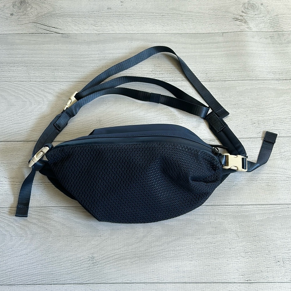 Lululemon All Hours Belt Bag Ink Blue